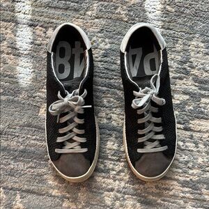 Black and Gray Men's Sneakers